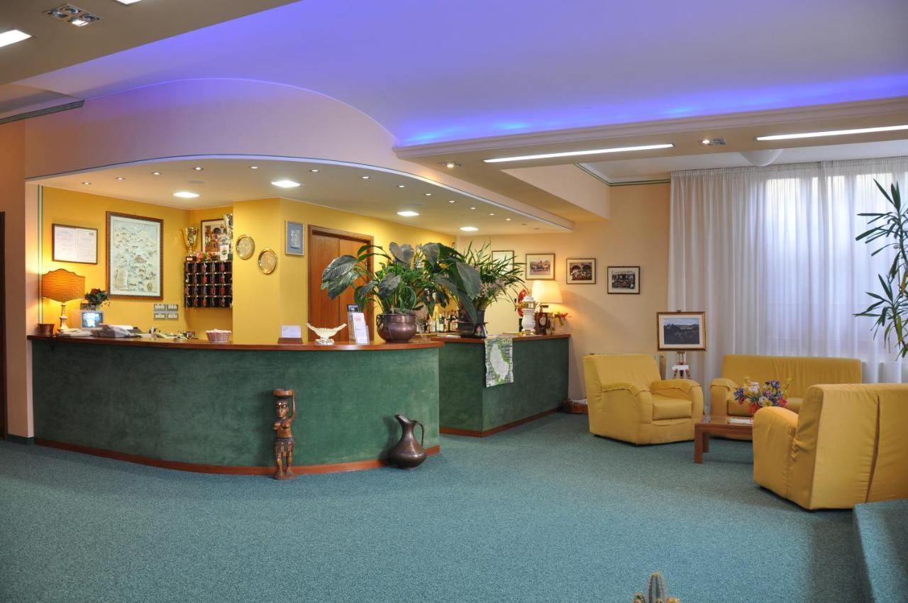 Hotel La Pergola Barga Eksteriør bilde