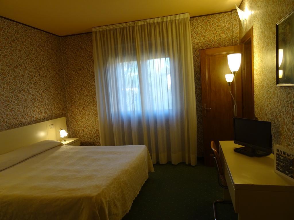 Hotel La Pergola Barga Eksteriør bilde