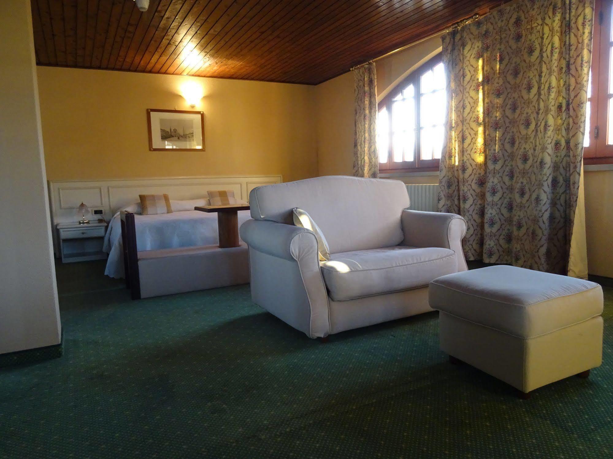 Hotel La Pergola Barga Eksteriør bilde