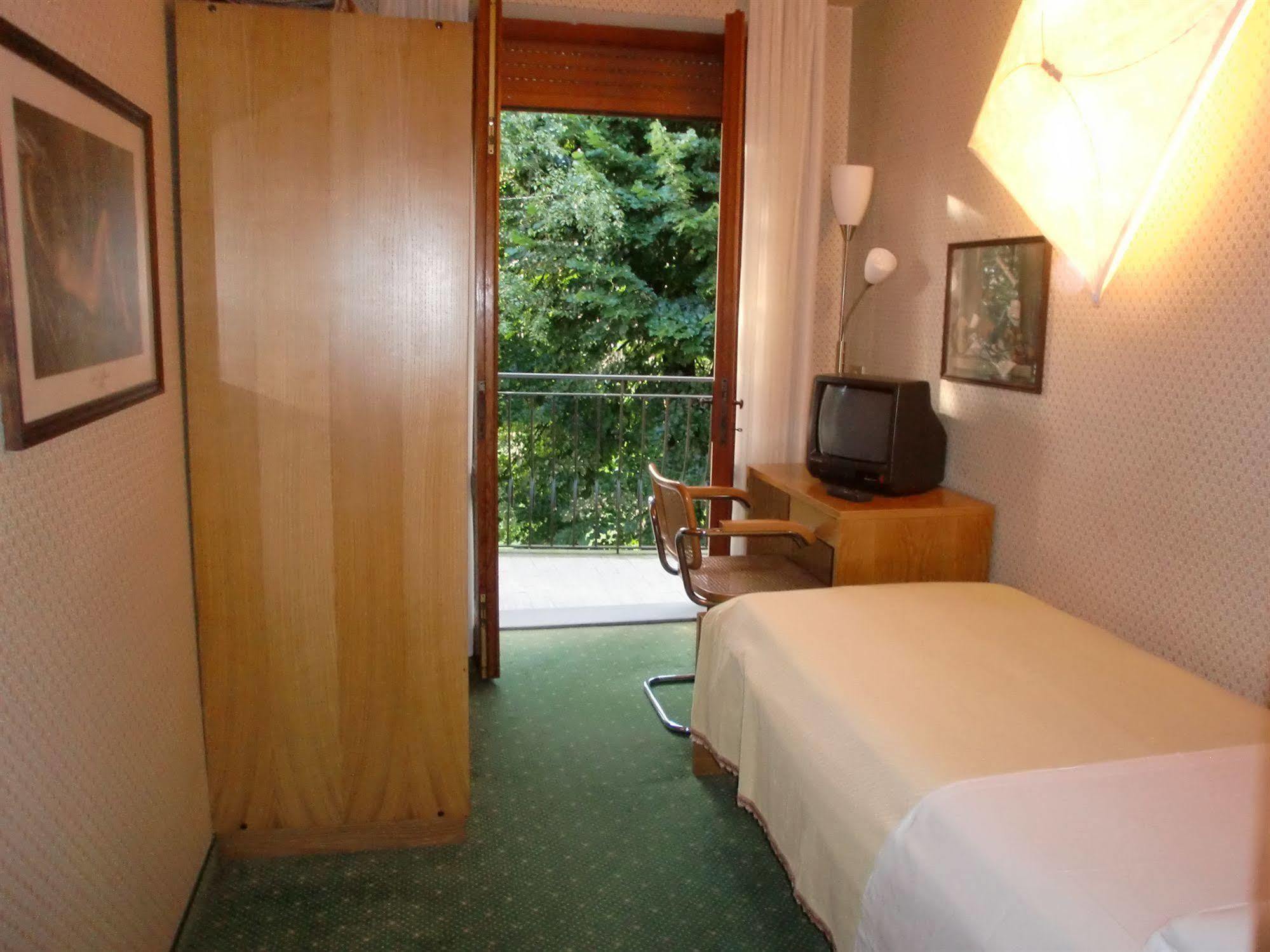 Hotel La Pergola Barga Eksteriør bilde